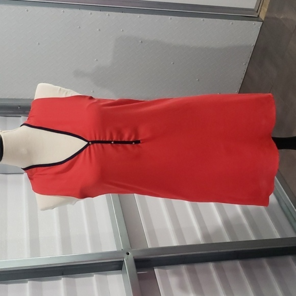 Dina be dress size small